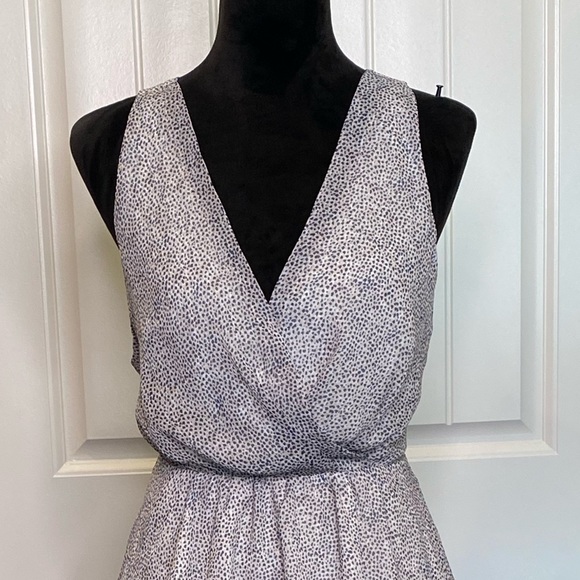 New! Beautiful Layered Chiffon Plunging Neck Dress - Picture 2 of 10